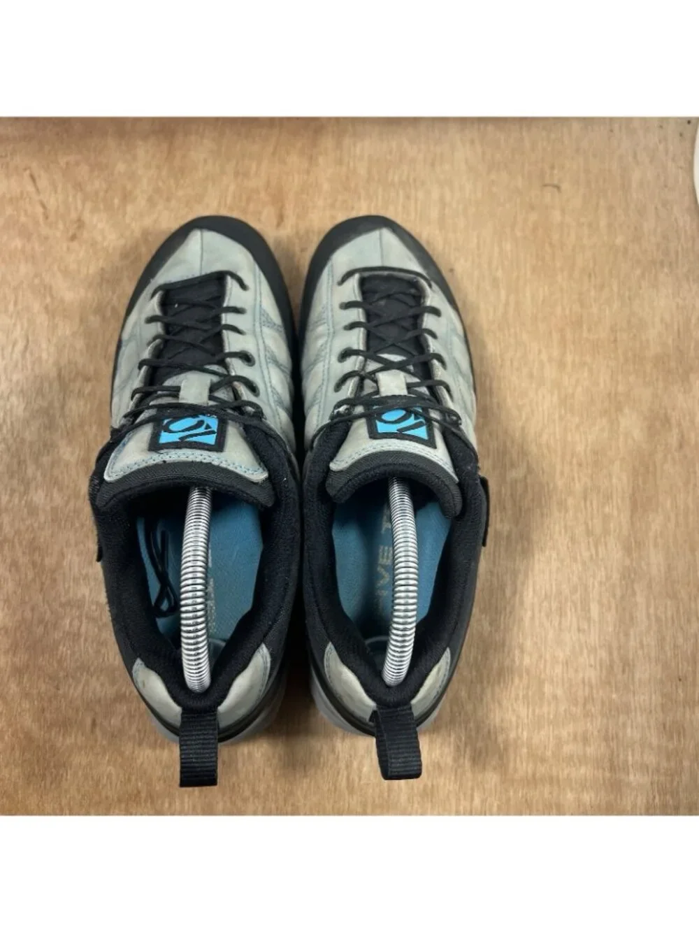 Five Ten 5.10 Guide Tennie Stealth Bike Shoes Sneakers Suede Womens Size 8